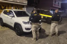 Assessor de deputado federal é preso com carro roubado e arma no RJ