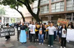 Família de João Pedro protesta contra decisão que absolveu policiais