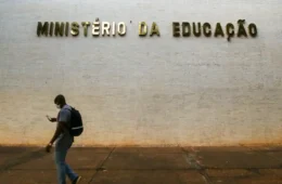 Desigualdade entre escolas pobres e ricas é de 4 anos ao fim do Ensino Fundamental