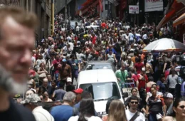 Brasil registra 212,6 milhões de habitantes em julho de 2024, revela IBGE
