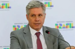 Ministro Paulo Teixeira diz que reportagem da Folha sobre Moraes é ‘sensacionalista’