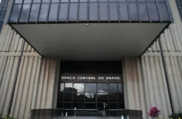 Banco Central anuncia mudanças no Pix para celulares a partir de 1º de novembro