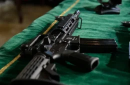 Senado aprova urgência de projeto que derruba trechos do decreto de Lula sobre armas