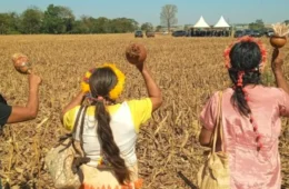 Alvo de ataques de fazendeiros e prática histórica da luta indígena no Brasil