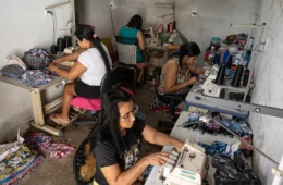 Costureiras denunciam problemas de saúde e precarização em maior polo têxtil do Nordeste