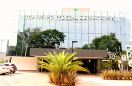 Fim do Mais Médicos e ameaça ao direito ao aborto estão entre temas das eleições do CFM
