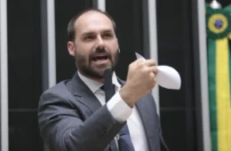 Justiça determina que Eduardo Bolsonaro deve apagar post contra ex-presidente da OAB