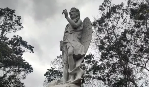 Prefeitura entra com ação para impedir inauguração de estátua de Lúcifer no RS