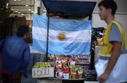 Inflação na Argentina sobe em agosto e atinge 236,7% em um ano