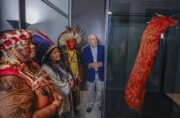 Lula diz que marco temporal é ‘absurdo’ em cerimônia do manto tupinambá no RJ