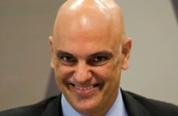 Moraes multa X e Starlink em R$ 5 milhões por ‘drible’ ao bloqueio da rede social