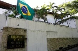 Venezuela encerra cerco a embaixada da Argentina em Caracas