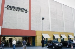 Menino negro de 13 anos é agredido em shopping de SP
