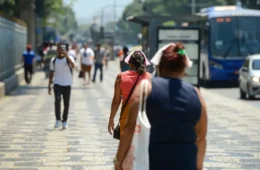 Calor mata mais que chuva, mas tema é raro na agenda de candidatos a prefeito