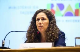 Esther Dweck assume interinamente a pasta dos Direitos Humanos