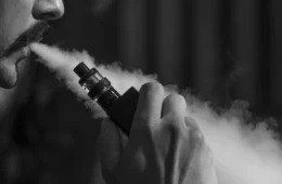 Senado vota projeto que pode liberar cigarro eletrônico nesta terça-feira