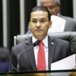 Marcos Pereira desiste de candidatura à sucessão de Lira para abrir caminho a colega de partido