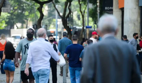 Aumento de síndromes respiratórias por Covid-19 ocorre em 6 estados, diz Fiocruz