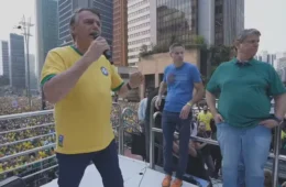 Bolsonaro pede ao Senado que coloque ‘freio’ em Alexandre de  Moraes