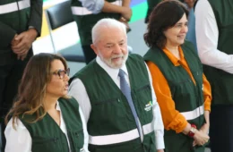 SUS tem estoques zerados após governo Lula reduzir entregas de vacinas da covid