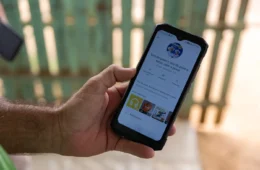 Em ‘cidade do WhatsApp’, app favorece fake news como único meio de comunicação