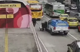 Tiroteio durante operação da PM para avenida Brasil e três inocentes são mortos