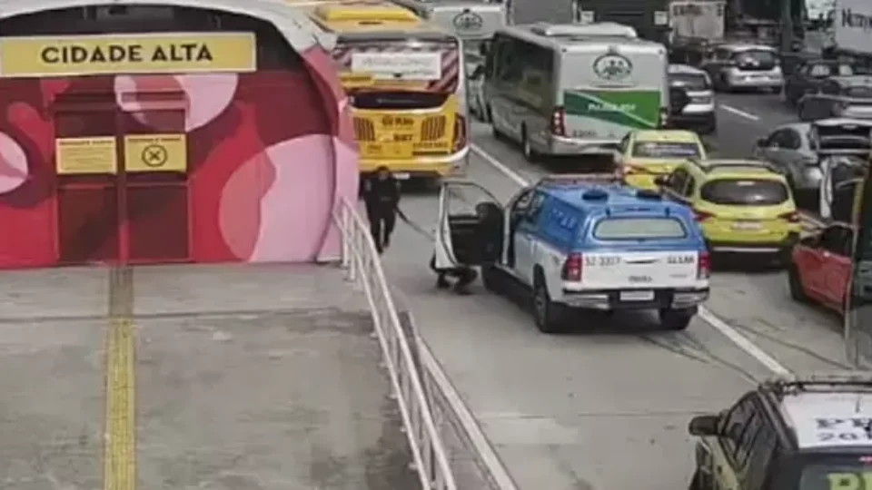 Tiroteio durante operação da PM para avenida Brasil e três inocentes são mortos