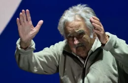 ‘Quando meus braços se forem, haverá milhares de braços na luta’, diz Pepe Mujica em tom de despedida
